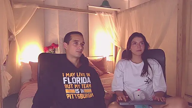 Laila asher online show from 11/18/25, 04:49