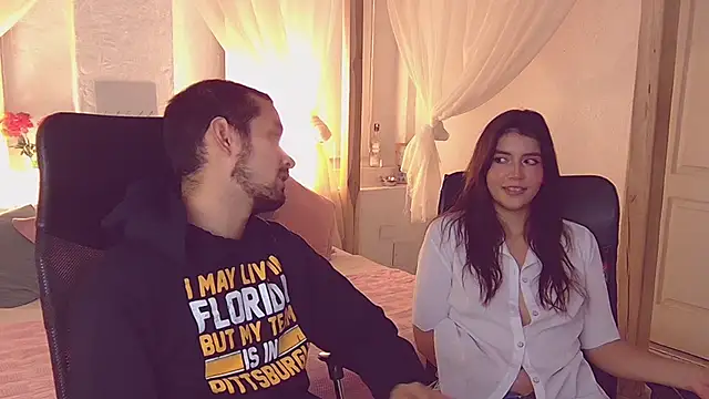 Laila asher online show from 10/18/25, 03:19