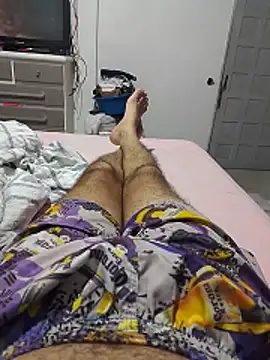 Snapshot of chef82 chatting on 02/11/26, 04:01 chef82 online show from 02/11/26, 04:01