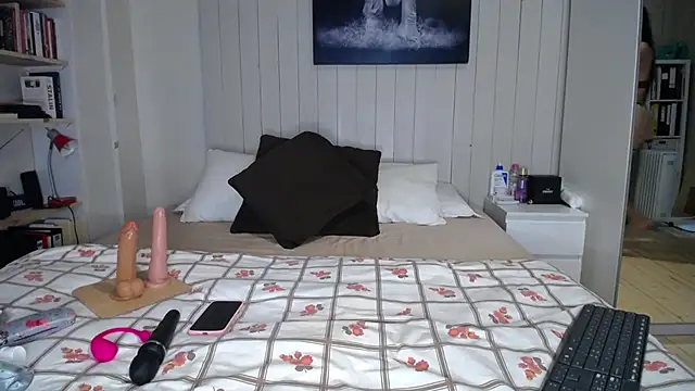 alexa moreti online show from 11/04/25, 09:13