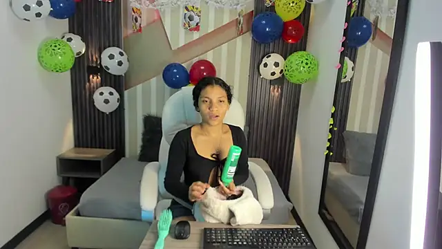 LittleeStar online show from 06/23/26, 10:19