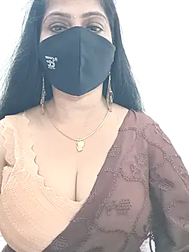 shivani27 online show from 04/19/26, 06:21