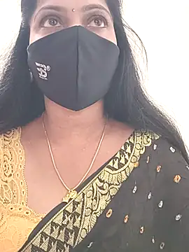 shivani27 online show from 12/23/25, 10:14