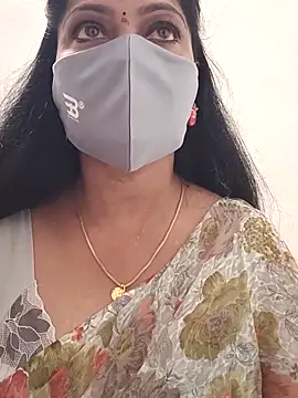 shivani27 online show from 12/04/25, 12:26