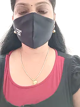 shivani27 online show from 09/10/25, 09:41