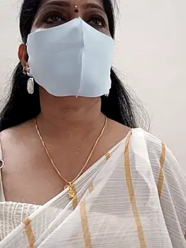 shivani27 online show from 09/15/25, 03:34