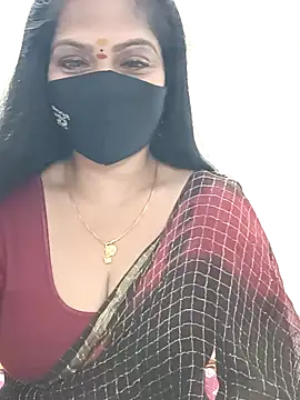Snapshot of shivani27 chatting on 06/10/26, 08:54 shivani27 online show from 06/10/26, 08:54