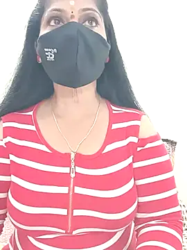 shivani27 online show from 05/26/26, 06:50