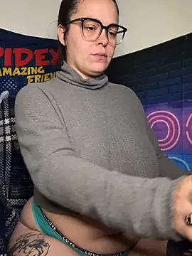 Snapshot of MamaSpicy chatting on 09/30/25, 03:34 MamaSpicy online show from 09/30/25, 03:34