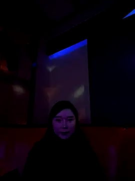 Snapshot of nana-bababa1 chatting on 10/29/25, 04:39 nana-bababa1 online show from 10/29/25, 04:39