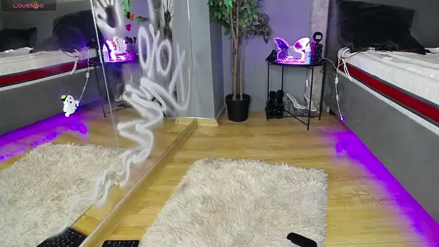 ScarlettJakobs online show from 10/31/25, 07:05