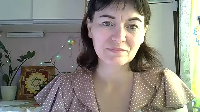 Krystal 82 online show from 09/23/25, 10:55