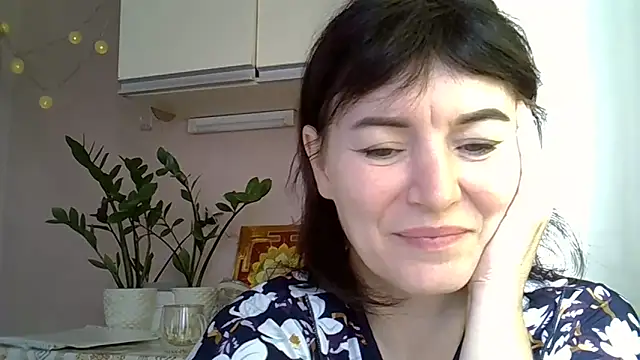 Krystal 82 online show from 10/19/25, 09:01