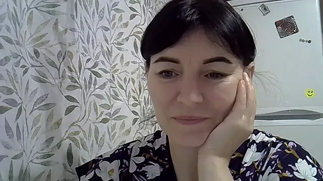 Krystal 82 online show from 12/02/25, 05:25