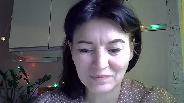 Krystal 82 online show from 10/11/25, 07:42