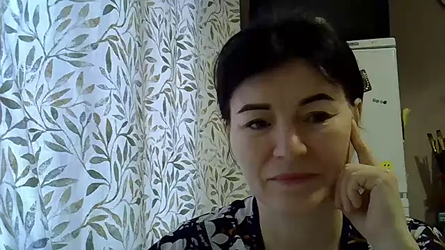 Krystal 82 online show from 12/03/25, 08:36