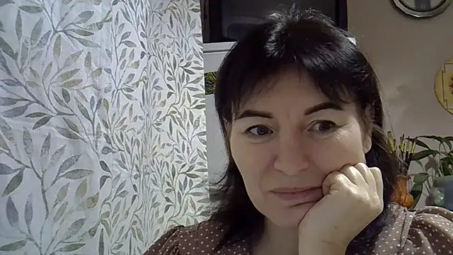 Krystal 82 online show from 12/04/25, 03:44