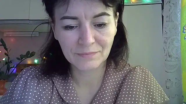 Krystal 82 online show from 10/09/25, 05:08