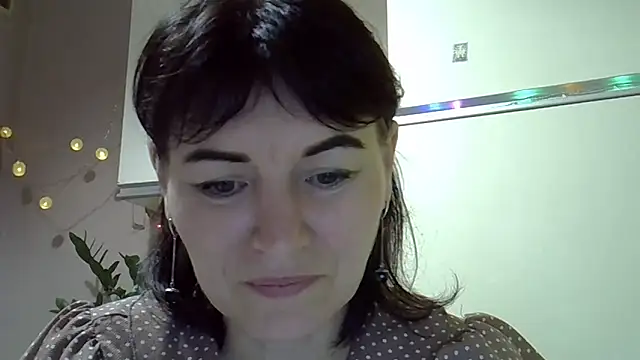 Krystal 82 online show from 10/12/25, 08:54