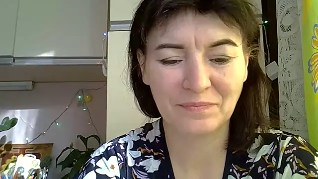 Krystal 82 online show from 10/18/25, 08:49