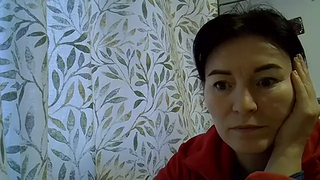 Snapshot of Krystal_82 chatting on 12/19/25, 10:28 Krystal 82 online show from 12/19/25, 10:28