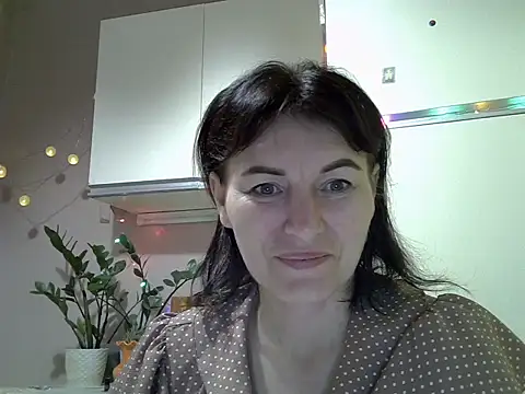 Krystal 82 online show from 10/09/25, 07:47