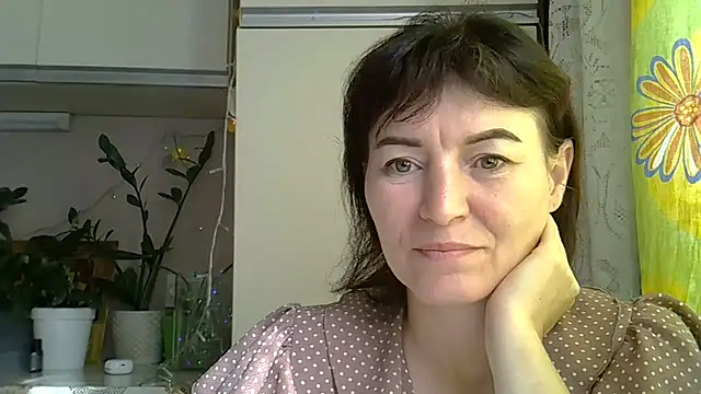 Krystal 82 online show from 09/10/25, 08:24