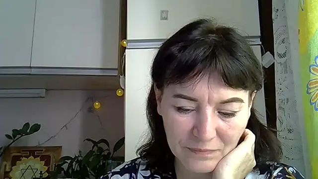 Krystal 82 online show from 10/01/25, 06:51