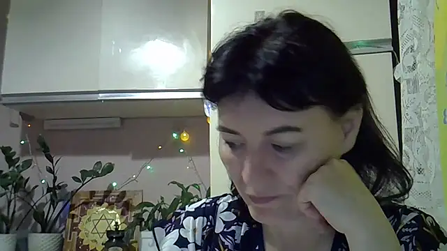 Krystal 82 online show from 10/02/25, 05:38