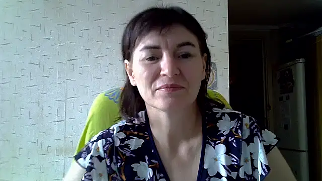 Krystal 82 online show from 09/12/25, 08:03