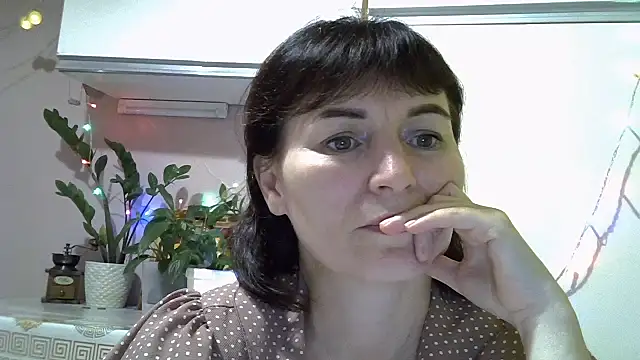 Krystal 82 online show from 09/11/25, 05:13