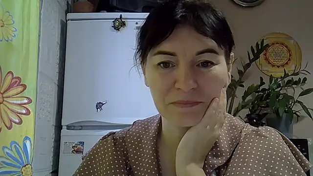 Krystal 82 online show from 11/05/25, 09:12