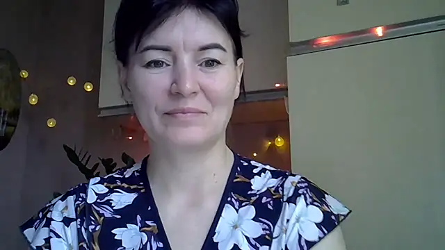 Krystal 82 online show from 10/24/25, 10:14