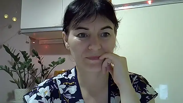 Krystal 82 online show from 10/24/25, 10:20