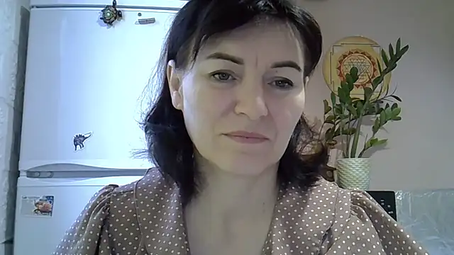 Krystal 82 online show from 11/06/25, 09:02