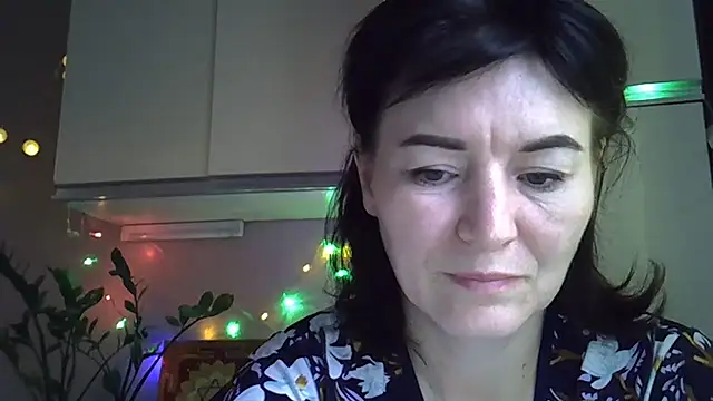 Krystal 82 online show from 10/02/25, 05:22