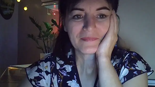 Krystal 82 online show from 10/18/25, 08:55