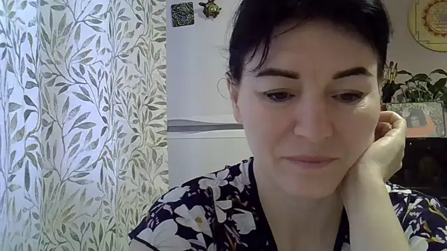 Krystal 82 online show from 12/01/25, 07:53