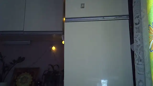 Krystal 82 online show from 10/30/25, 06:12