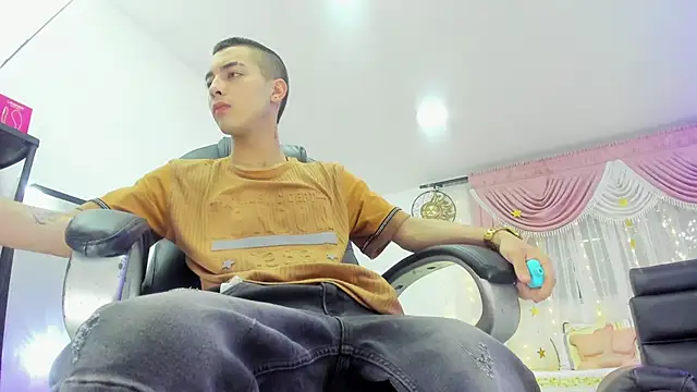 Dereck Boy8 online show from 09/19/25, 09:52