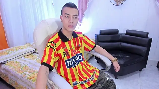 Dereck Boy8 online show from 10/21/25, 08:19