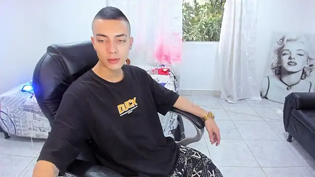 Dereck Boy8 online show from 10/13/25, 08:54