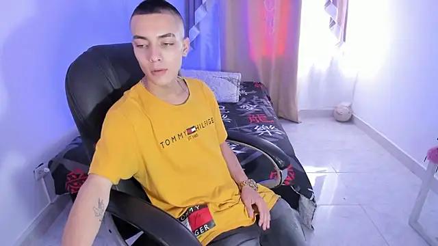 Dereck Boy8 online show from 11/24/25, 07:47