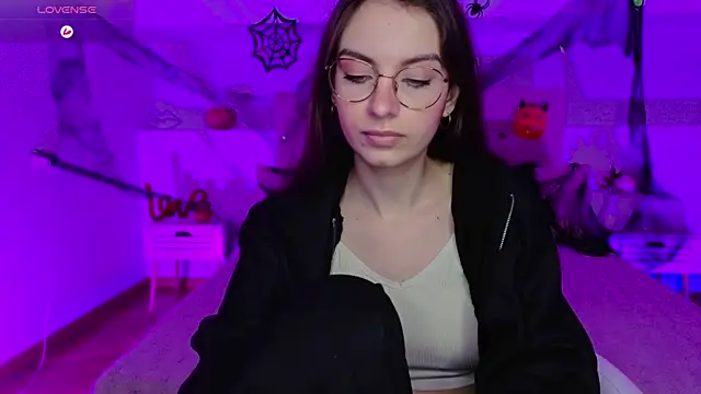 Real cutie1 online show from 10/27/25, 08:32