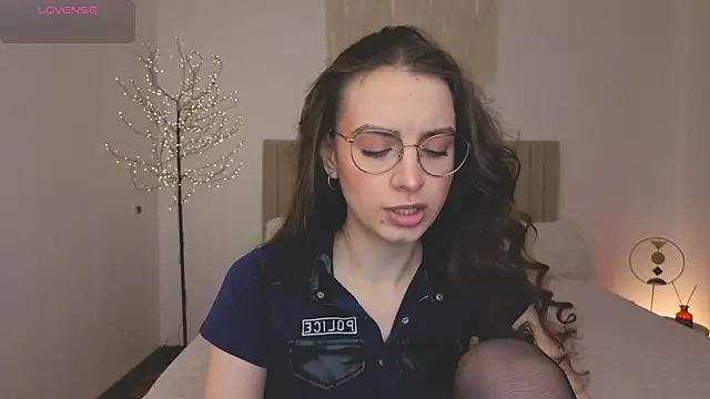 Real cutie1 online show from 05/04/26, 12:41