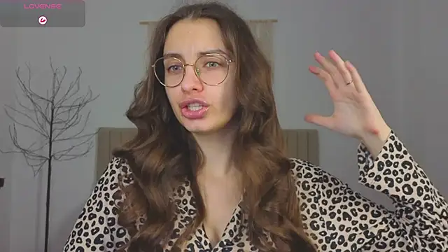 Real cutie1 online show from 11/24/25, 01:44