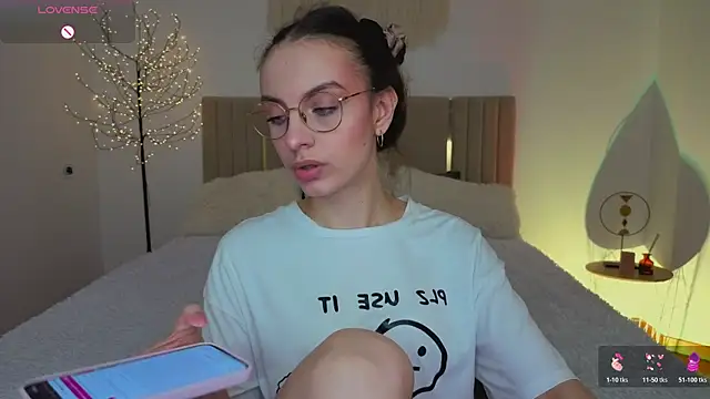 Real cutie1 online show from 04/08/26, 12:50