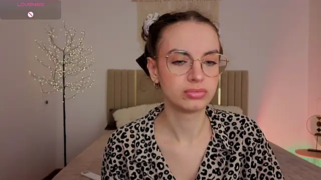 Real cutie1 online show from 05/20/26, 12:35