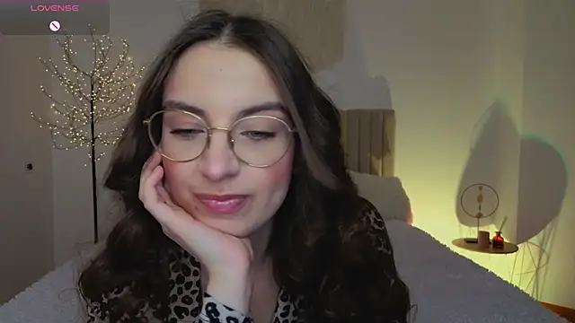 Real cutie1 online show from 04/11/26, 12:53