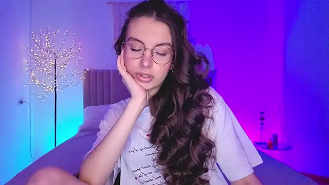 Real cutie1 online show from 03/07/26, 02:00